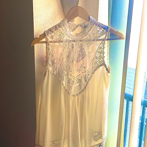 Anthro Blouse w Delicate Detailing - Picture 3 of 8